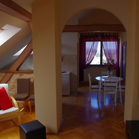 Apartment Tomy Слунь Екстер'єр фото