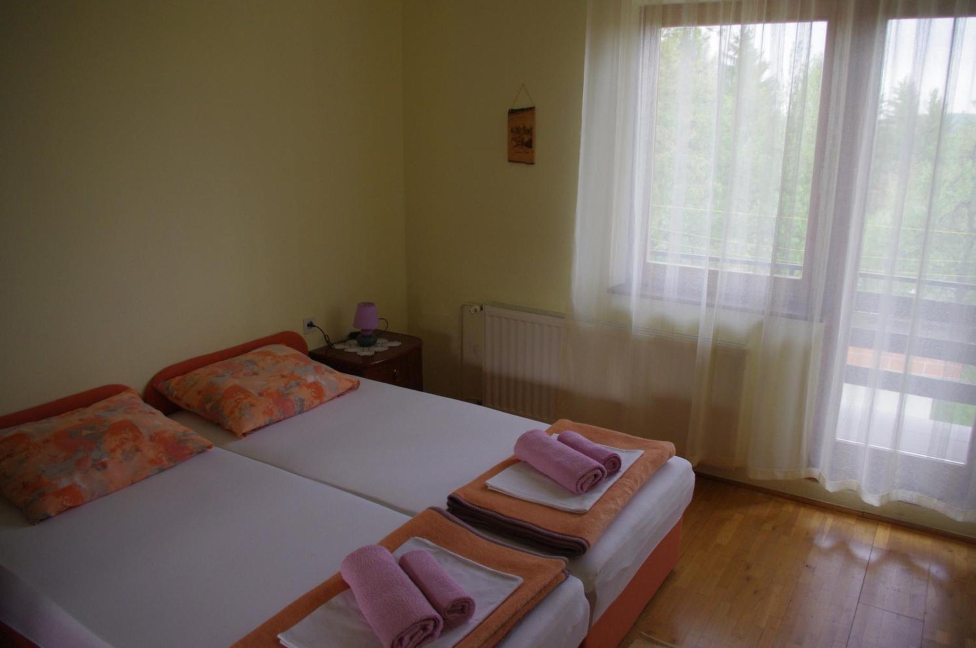 Apartment Tomy Слунь Екстер'єр фото