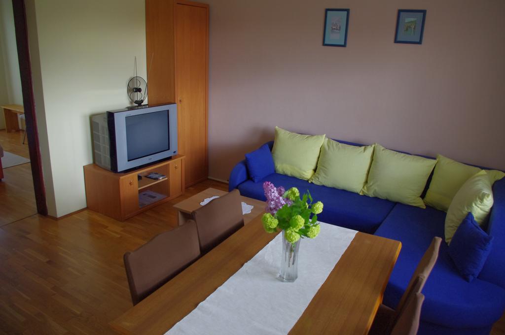 Apartment Tomy Слунь Екстер'єр фото