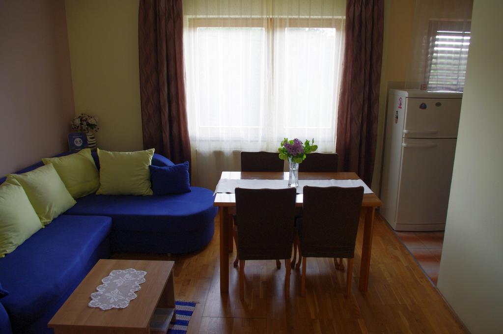 Apartment Tomy Слунь Екстер'єр фото