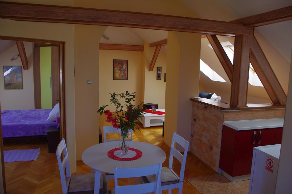 Apartment Tomy Слунь Екстер'єр фото